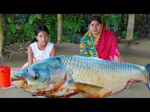 BIG FISH cutting and cooking by village woman | how to cook BIG GRASS CUP fish recipe