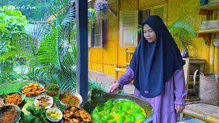 Masakan sunda pedesaan, bikin nambah nasi terus | nasi liwet komplit, ase cabe gendot, pepes ikan 
