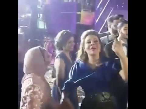 رقص صفاء أبو السعود في فرح  بنتها على غناء النجمة بوسي _اجازة