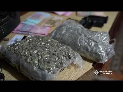 Злочинну групу, яка займалася незаконним збутом наркотичних засобів та зброї у Чорноморську, затримано, - поліція Одещини