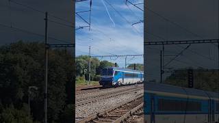 METROPOL. S 271 MIN. ZPOŽDĚNÍ+LŮŽKOVÉ VOZY NA UHERSKU