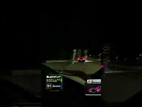 LIGHTS OUT for the leader at Petit Le Mans 🫣