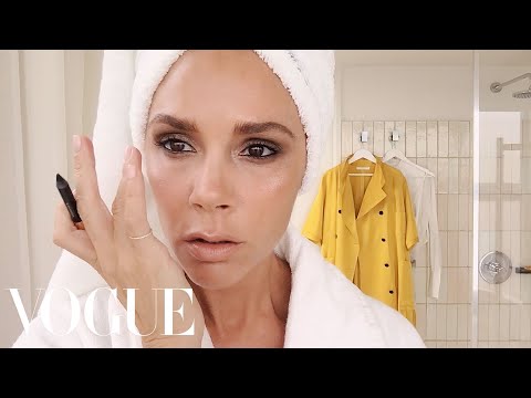 Victoria Beckham Celebrates Her New Est├â┬⌐e Lauder Collab With A Quickie Makeup Tutorial To Spice Up Your Life -- Watch!