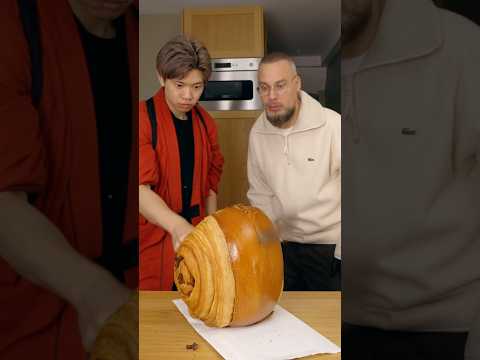 Cut the Giant Pain au Chocolat with the sharp knife.🔪✨@SebastienAbdelhamid #sharpening
