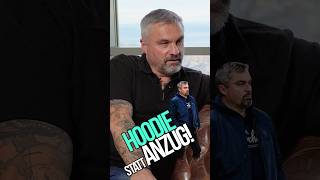 Thomas Reis: Wieso er einen Hoodie an der Seitenlinie trägt!