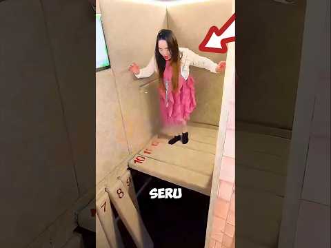 seru banget! cewek ini main game maut di taman hiburan