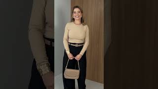 Vídeo adicional 6 do item Blusa Lia - Bege - Cropped Canelada de Manga Longa com Gola Careca