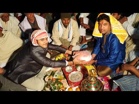 कल्लू ने चढ़ाया अपने बहन का तिलक लड़कियों ने चुन चुन के शायरी के साथ गाली गीत गाया,पूरा वीडियो देखे.