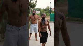Arif'in arabasına pusu