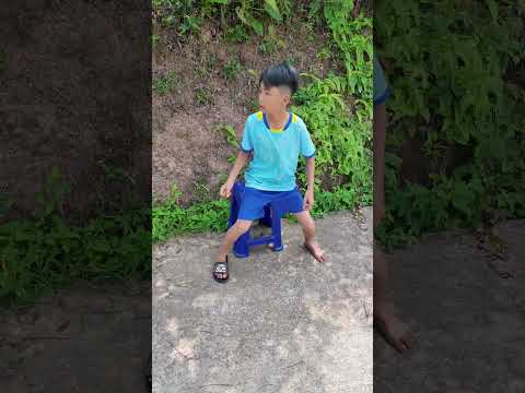 Chiếc dép đã bị ai đó lấy mất | The slipper were taken by someone #shorts