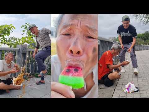 homeless people are bullied by bad guys - Poor grandpa ate instant noodles, birthday cake 😢  Ep1