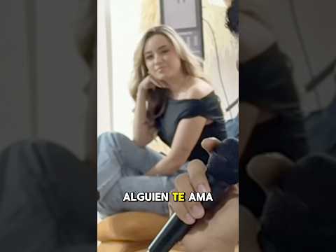 Así reaccionó esta modelo al cantar #25rosas #viralvideo #envivo