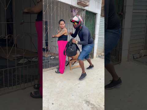 CINDERELA FOI ASSALTADA NA PORTA DE CASA E MN CRIA NÃO DEIXOU BARATO.