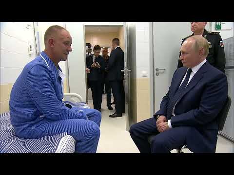 Владимир Путин лично сообщил подполковнику Александру Данилову о присвоении звания Героя России