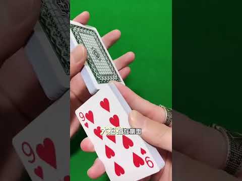 Simple operation method of playing cards fanning