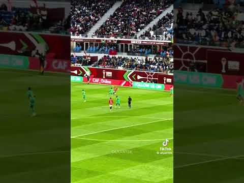 لقطه إمام عاشور ضد منتخب السنغال