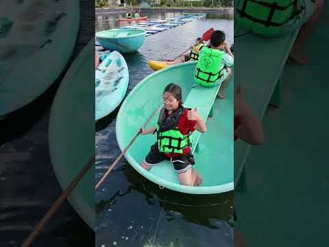 เล่นม้ากระดกในน้ำ  #funny #funnyvideo #comedy#คลิปตลก