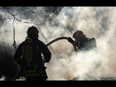 Столичні рятувальники ліквідували пожежу на СТО