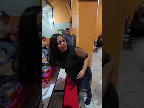 Lidia Ochoa en Estados Unidos nos regala pizza 🍕  a todos en disco el rey