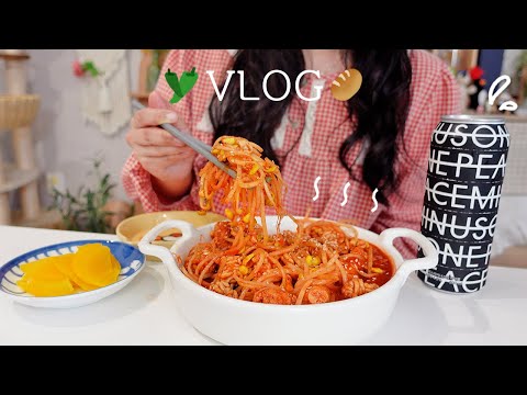 SUB) 자취생 냉장고 공개🧊 땡초 김밥과 크림치즈 프레첼🥨 대량 생산 하는 연휴 일상 | 카네이션 앙금쿠키, 3가지 마들렌, 알찜, 명이나물장아찌, 녹차 바치케, 순살감자탕