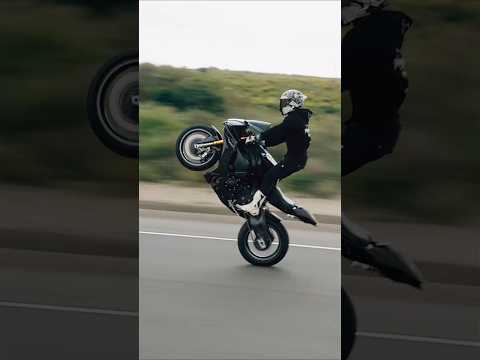 DUCATI GA KALAH GANTENG DARI YAMAHA R1