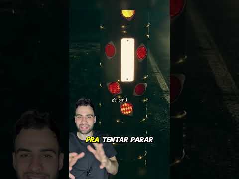Por que todo mundo BATIA nesse POSTE ?
