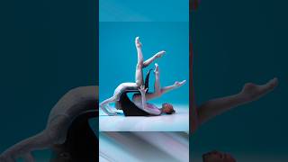 🇺🇦 Model poses for photoshoot📸 Rhythmic gymnastics. Models Valeria and Polina