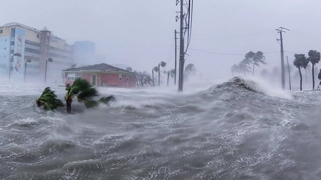 15ft Storm Surge Washes Away Homes in Ft. Myers Beach – Hurricane Ian