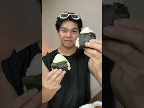 โอนิกิริข้าวเหนียวไก่ย่างจิ้มแจ่ว 🍙