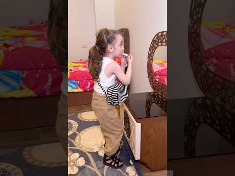 ام شبر و نص بدها تتمكيج وتروح معنا 😂