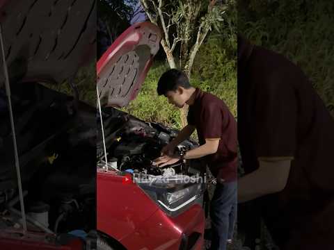 Mobil mogok di hutan