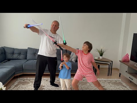 Yurtdışından ışın kılıçlarımız geldi. Long Dragon Yıldız Savaşları 2’si 1 Arada Havalı Işın Kılıcı