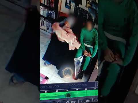 حراميه دخلوا المحل وسرقوا موبايلات وصب