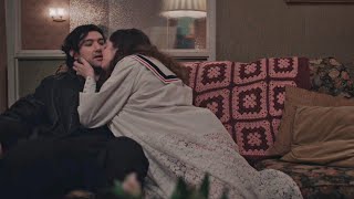Too much 2025 — kiss scene  — ( Jessica and Felix ) ( Megan stalter and will sharpe ) kiss — Review