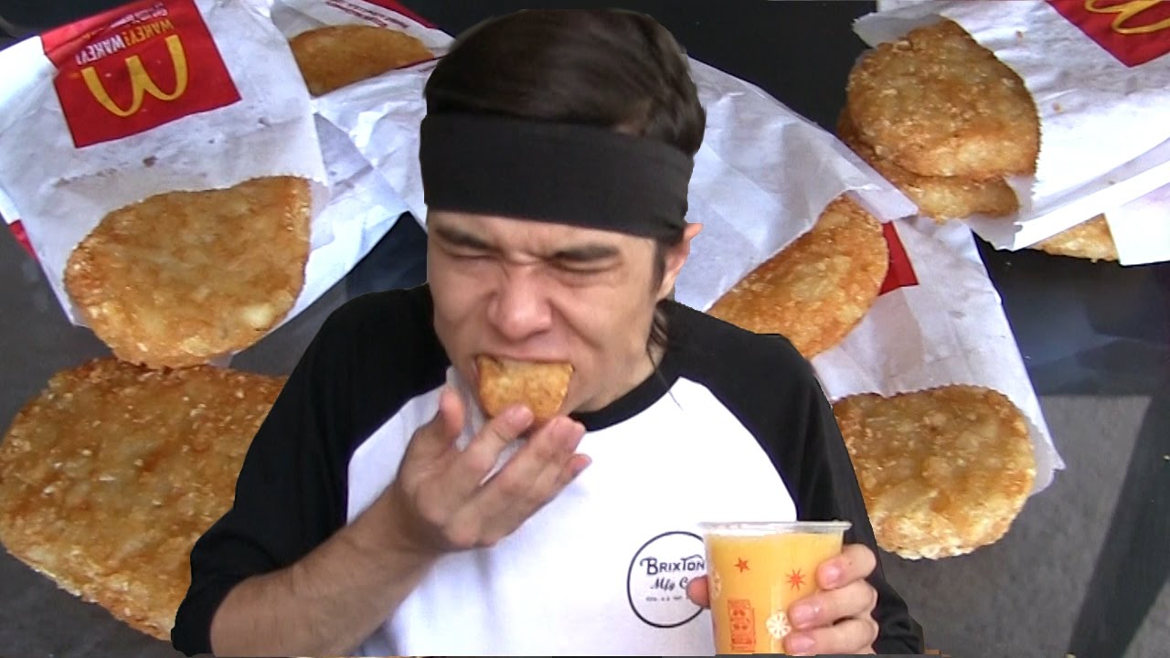 Eating 17 Mcdonalds Hash Browns in 1 Minute