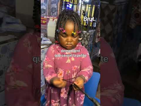 🇬🇭 À 3 ans, elle coiffe déjà comme une pro.