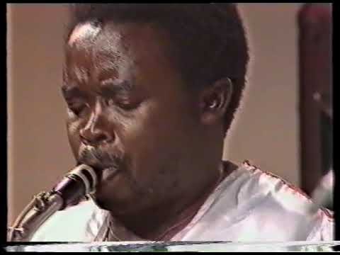 Original Les Mangelepa - Walter  Live Performance