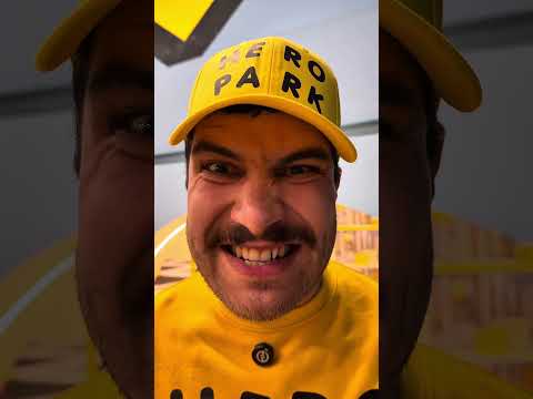 Ну по факту мы оба одеты 🤣