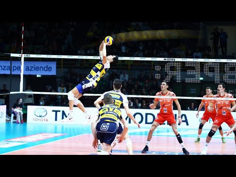 200 IQ Volleyball | Micah Christenson Genius Volleyball Setter