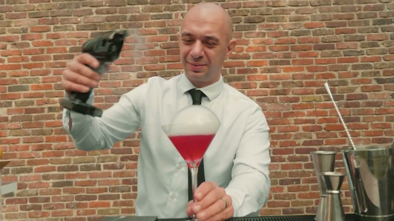 Barman Acrobatico by Flair Flow
