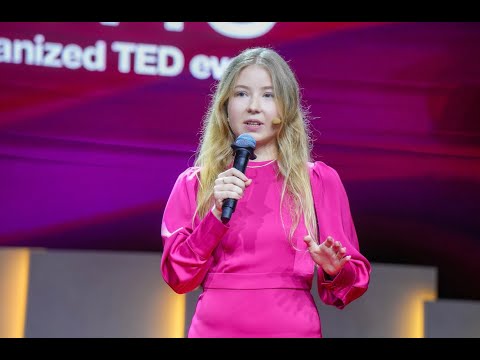 A story of messy beautiful aliveness | Julia Cores | TEDxTHU