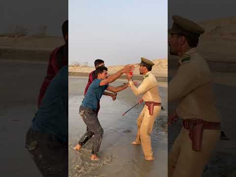 How the fisherman 🐠 fooled tow men and the police 🧑‍✈️ Wait for last 😂