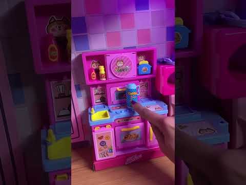 Preparando café para as Barbies