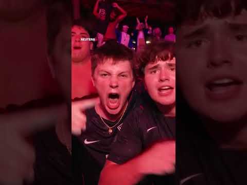 Euforia de hinchas estadounidenses en Kansas City tras el pase de su selección