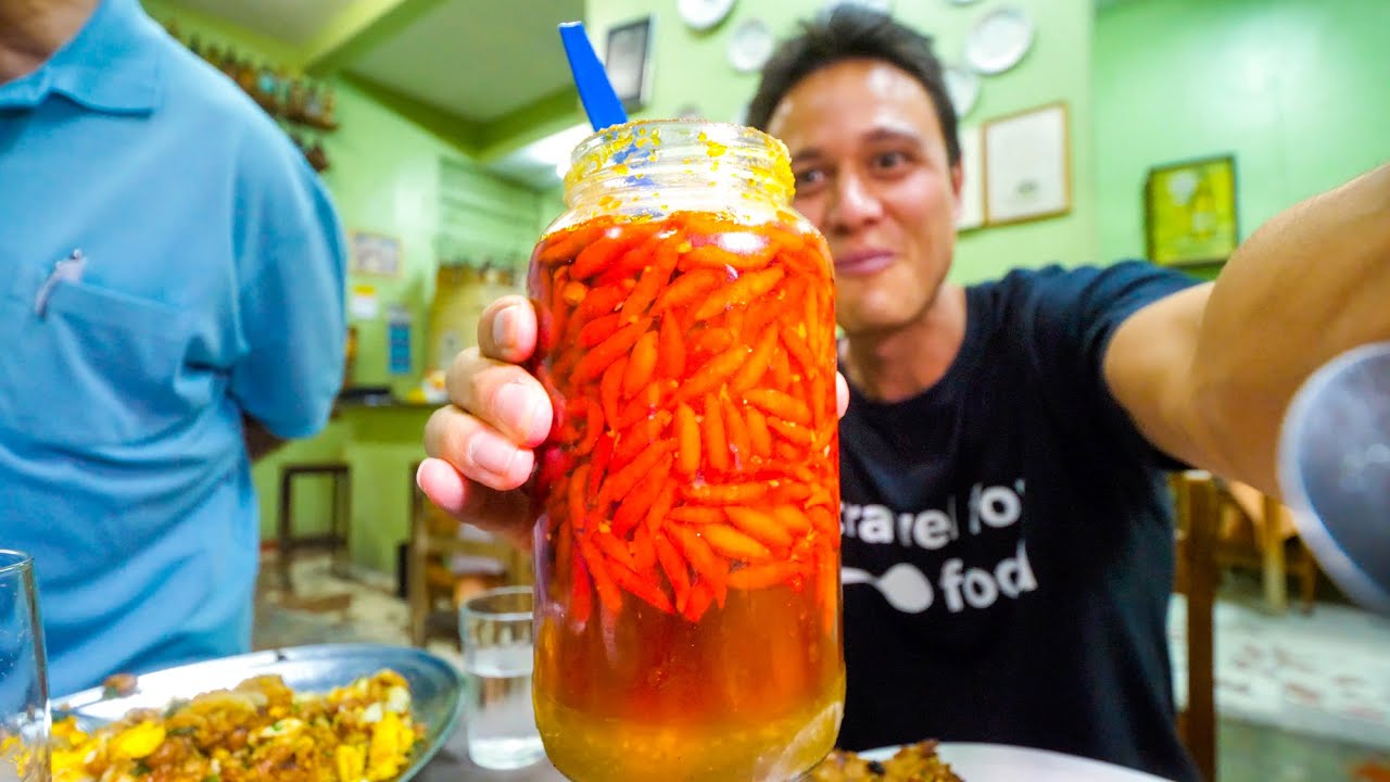 Liquid Meat + GHOST CHILI PEPPER and King of Crackling Food Tour in Belo Horizonte, Brazil
