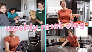 Weekly Reset Vlog: Deep Cleaning, Craft Night, and Food Preserving