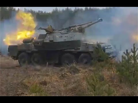 Ukraine army DANA 152mm 8x8 howitzers donated by Czech Republic fire against Russian troops