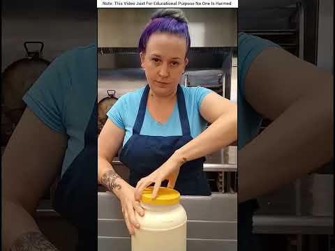 How Not to Open a Mayonnaise Bottle 😅 #shortvideo