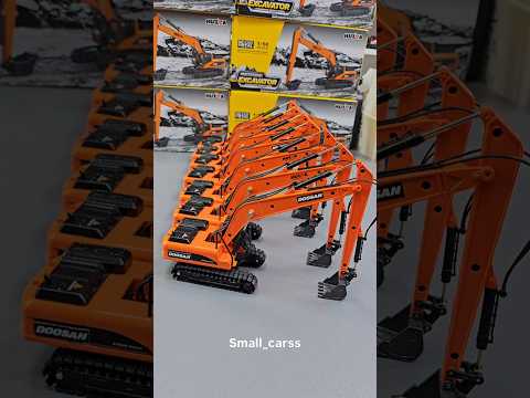 Huina Doosan Excavator constructions and building diecast small cars. #doosan #excavator #diecast