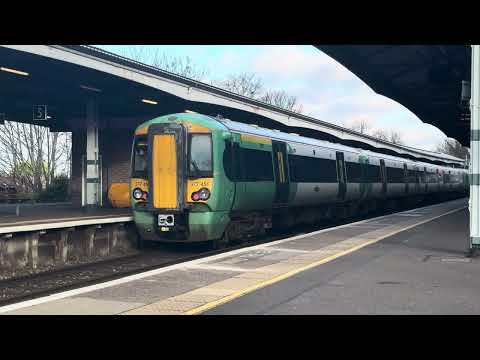 Class 377 - Southern Railway - Epsom Station - 17th December 2023